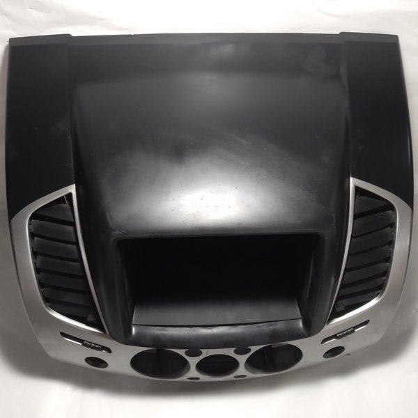 Moldura Painel Central Difusor Mitsubishi L200 Triton