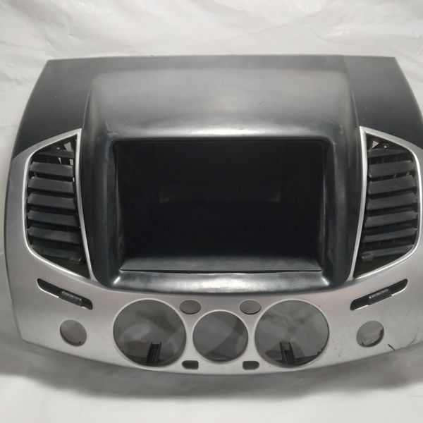 Moldura Painel Central Difusor Mitsubishi L200 Triton