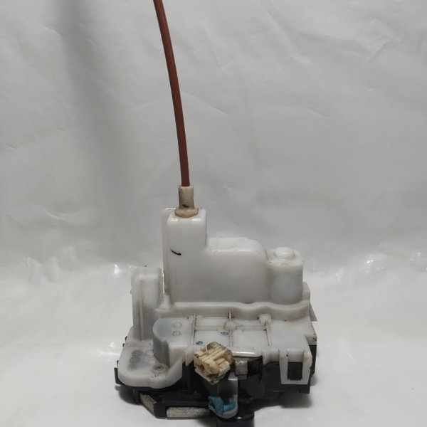 Fechadura Porta Dianteira Direita Fiat Palio Attractive 2011