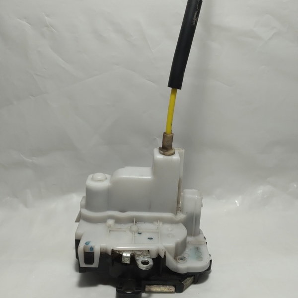 Fechadura Porta Traseira Esquerda Fiat Palio Attractive 2011
