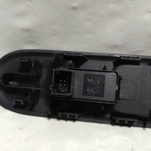 Botão Comando Vidro Dianteiro Direito Peugeot 308 2014