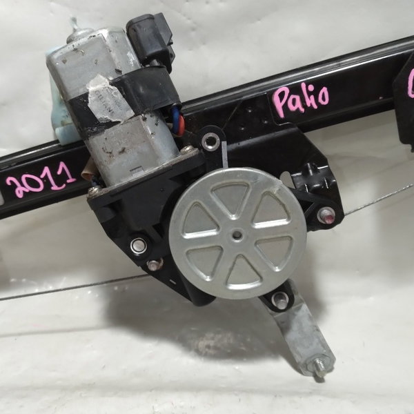 Máquina Vidro Dianteira Direita Fiat Palio Attractive 2011