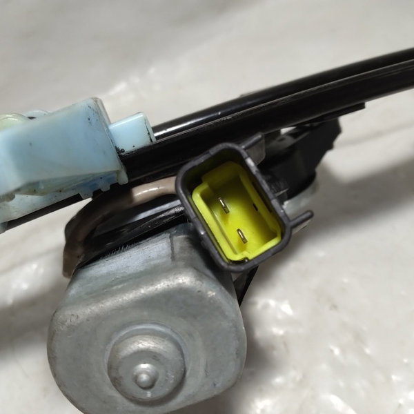 Máquina Vidro Dianteira Direita Fiat Palio Attractive 2011