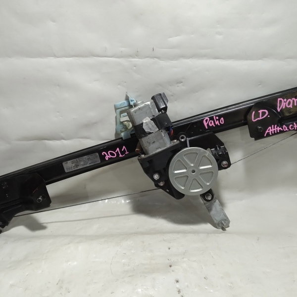 Máquina Vidro Dianteira Direita Fiat Palio Attractive 2011