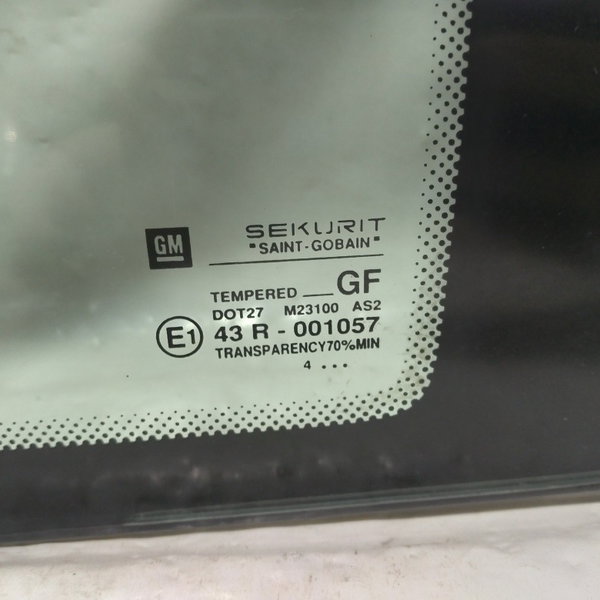 Vidro Fixo Traseiro Direito Gm Omega 1996