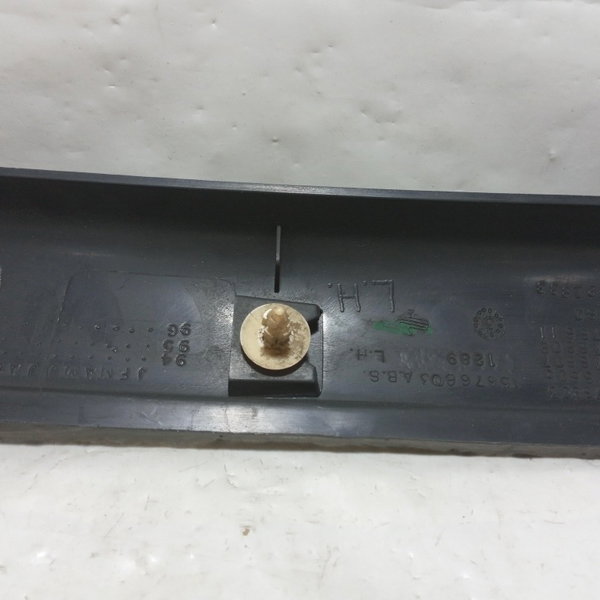 Acabamento Coluna Porta Traseira Esquerda Gm Blazer 1997