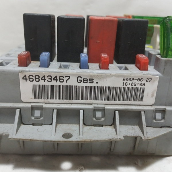 Caixa De Fusível Fiat Palio Fire 1.0 16v 2002