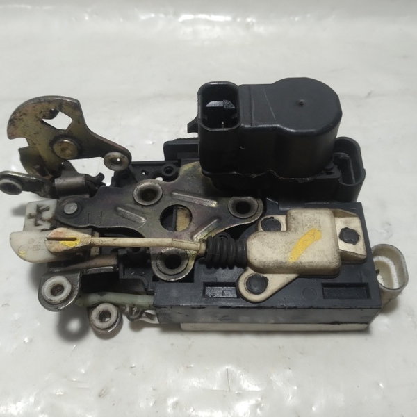 Fechadura Porta Dianteira Esquerda Gm Blazer 2002