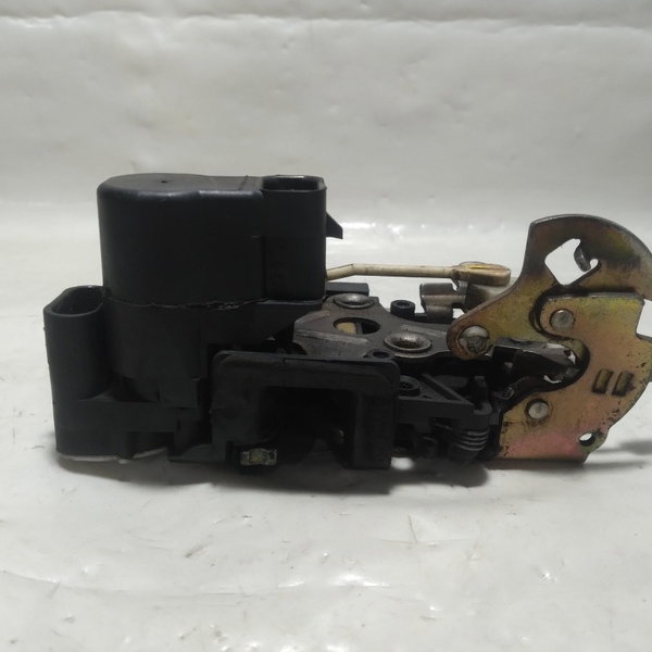 Fechadura Porta Dianteira Esquerda Gm Blazer 2002