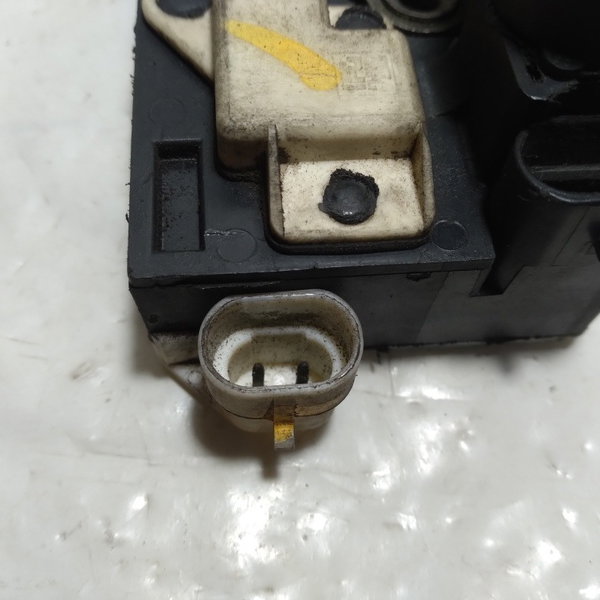 Fechadura Porta Dianteira Esquerda Gm Blazer 2002