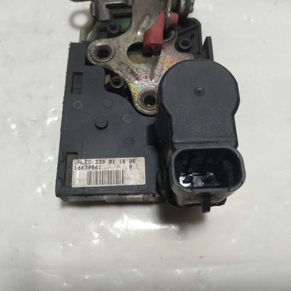 Fechadura Porta Traseira Esquerda Gm Blazer 2002