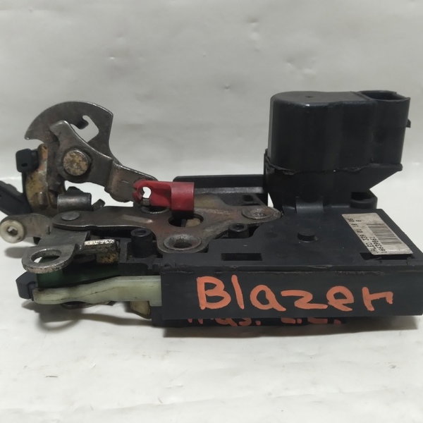 Fechadura Porta Traseira Esquerda Gm Blazer 2002