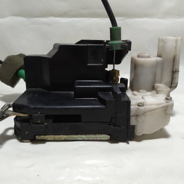 Fechadura Porta Dianteira Direita Ford Fiesta 2005