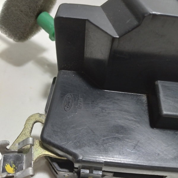 Fechadura Porta Dianteira Direita Ford Fiesta 2005