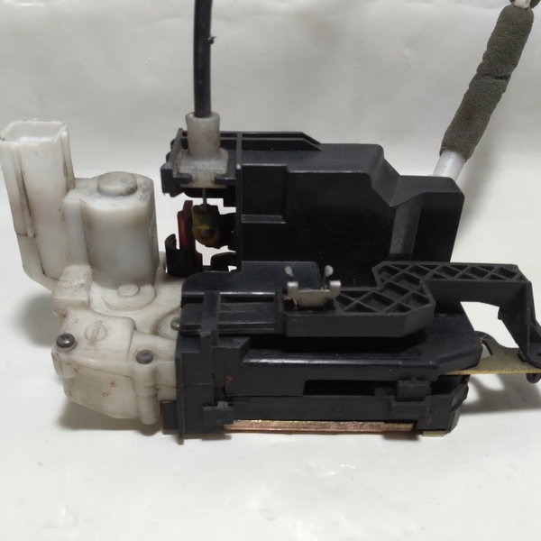 Fechadura Porta Traseira Esquerda Ford Fiesta 2005
