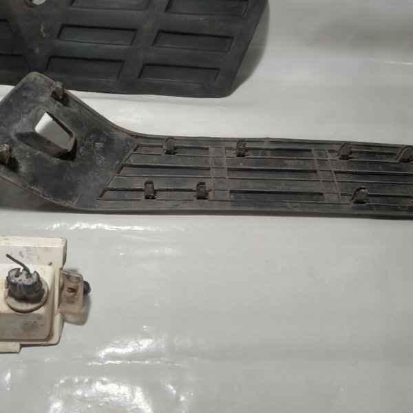 Proteção Parachoque Traseiro Com Luz Placa Gm S10 1998 Kit Preto Ambos Os Lados