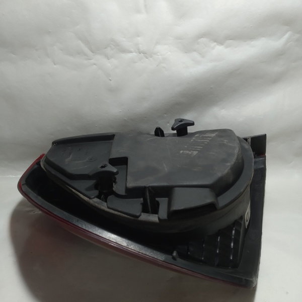 Lanterna Traseira Direita Renault Clio Sedam 2008 Direito Vermelho