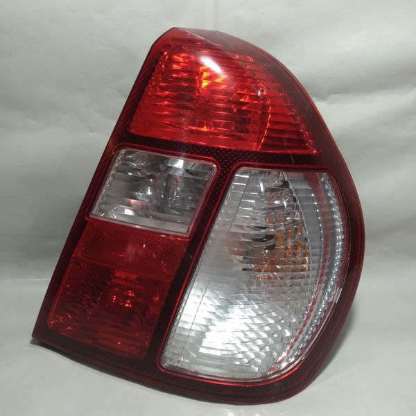 Lanterna Traseira Direita Renault Clio Sedam 2008 Direito Vermelho
