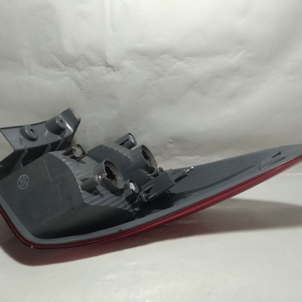 Lanterna Traseira Esquerda Hyundai Hb20 2014 Esquerdo Vermelho