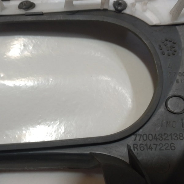 Moldura Comando De Ar Condicionado Renault Scenic 2004