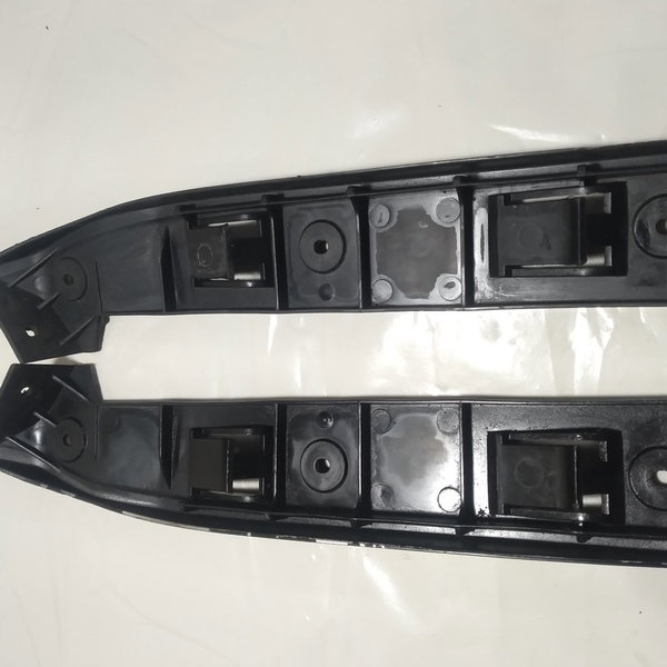 Guia Do Parachoque Dianteiro Vw Golf Sapao Par