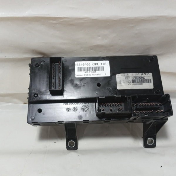 Caixa Fusível Fiat Palio 1.8 Gm 2005