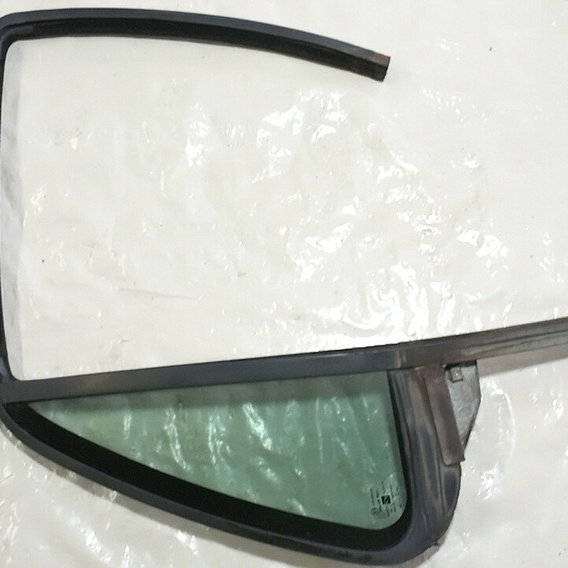 Vidro Fixo Porta Lado Direito Traseiro Gm Blazer 1997