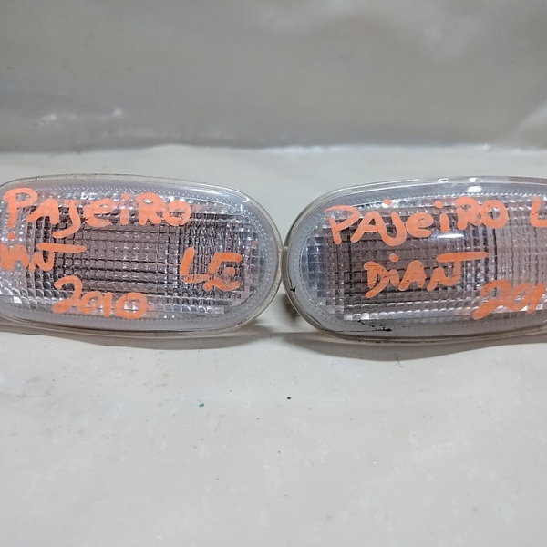 Lanterna Pisca Paralama Mitsubishi Pajero Tr4 2010 Par