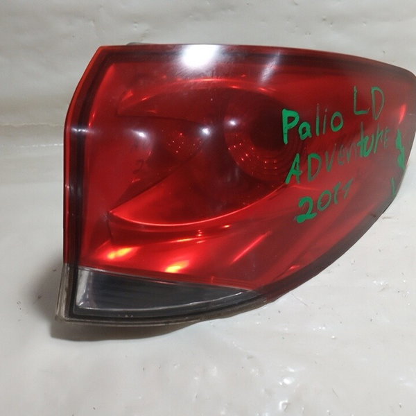 Lanterna Traseira Lado Direito Fiat Palio Weekend Adv. 2010 Direito Vermelho