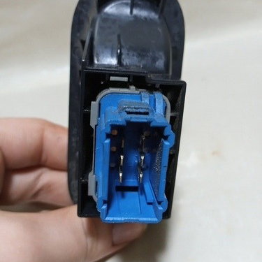 Botão Vidro Eletrico Tras Esquerdo Renault Duster 2012