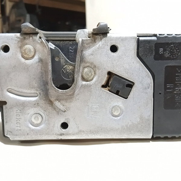 Fechadura Porta Traseira L. Direita Gm Meriva 2009