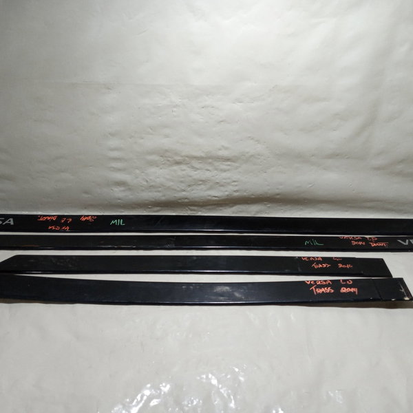 Friso Lateral Porta Nissan Versa 2014 Jogo