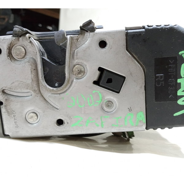 Fechadura Porta Dianteira L.direito Gm Zafira 2002