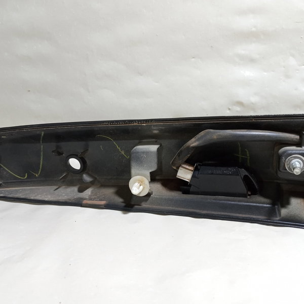 Aplique Tampa Traseira Nissan Versa 2014