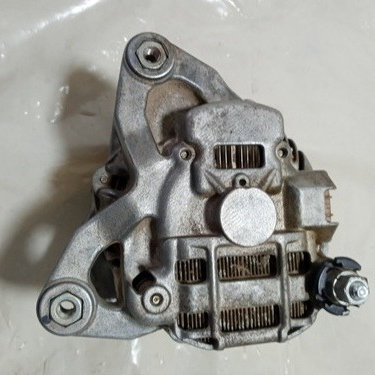 Alternador Nissan Versa  1.6 2014
