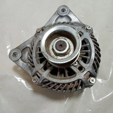 Alternador Nissan Versa  1.6 2014