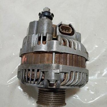 Alternador Nissan Versa  1.6 2014