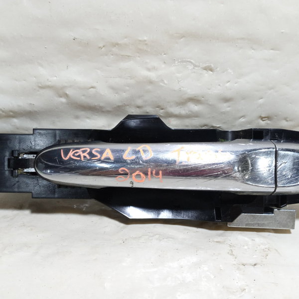 Maçaneta Externa Traseira Direita Nissan Versa 2014 Cinza