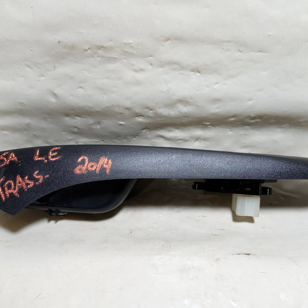 Moldura Botão Vidro Elétrico Tras. Esquerdo Nissa Versa 2014