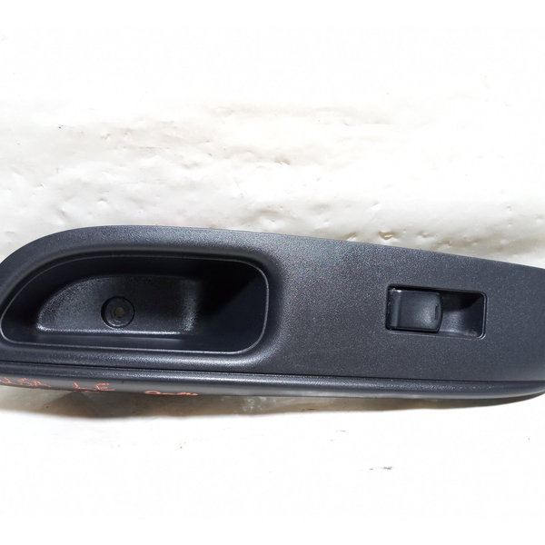 Moldura Botão Vidro Elétrico Tras. Esquerdo Nissa Versa 2014