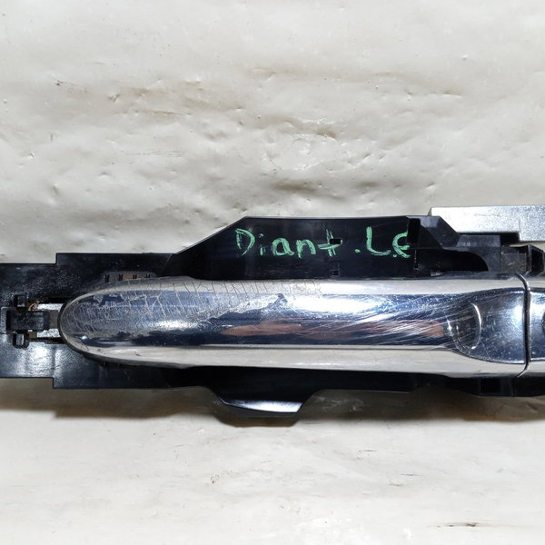 Maçaneta Externa Dianteira Esquerdo Nissan Versa 2014