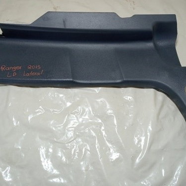 Acabamento Coluna Lateral Direito Ford Ranger 2015