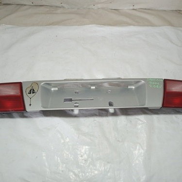 Aplique Placa Traseiro Lanternas Vw Santana 2004 2.0 8v