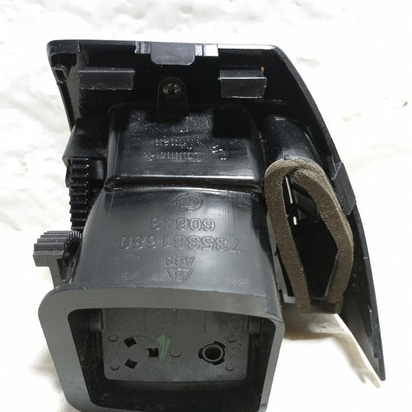 Difusor De Ar Lado Esquerdo Fiat Idea 2008