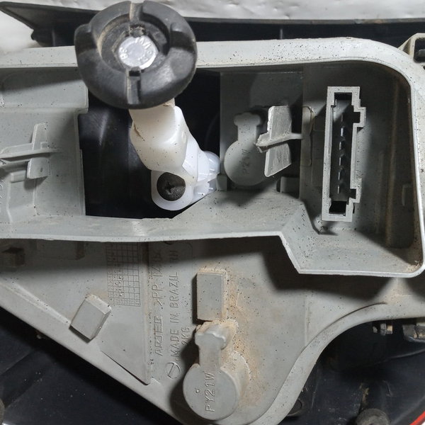 Lanterna Traseira Lado Direito Vw Fox 2008 Direito Vermelho
