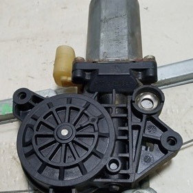 Maquina Vidro Eletrico Traseiro Esquerdo Gm Zafira 2005