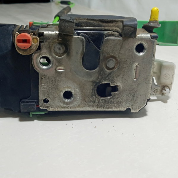 Fechadura Traseira L. Esquerdo Fiat Punto 2012