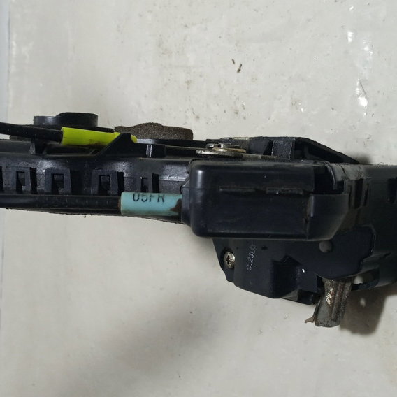 Fechadura Porta Dianteira Direita Toyota Corolla 2004