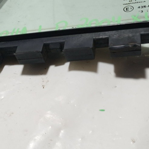 Vidro Lateral Traseiro Fixo Esquerdo Toyota Corolla Xli 2004