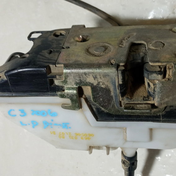 Fechadura Porta Dianteira Direita Citroen C3 2006